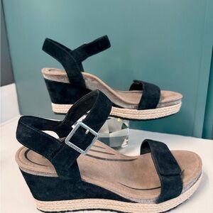 Aetrex Black Suede Wedge Sandals